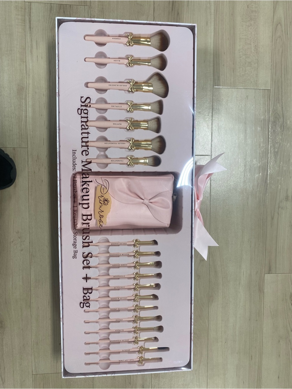 Deluxe Pink Makeup Brush Set with Gold Accents - Signature